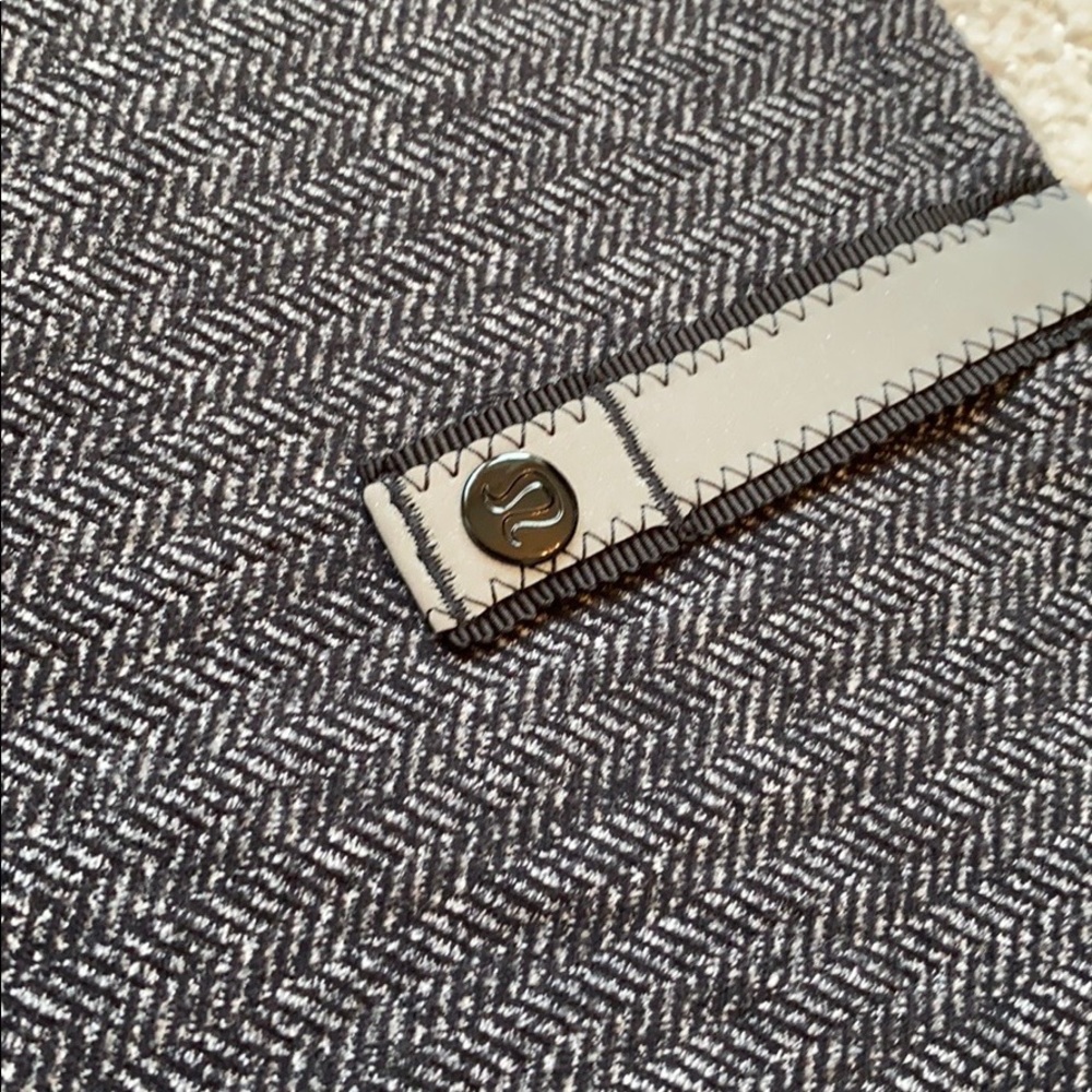 Lululemon Vinyasa Scarf